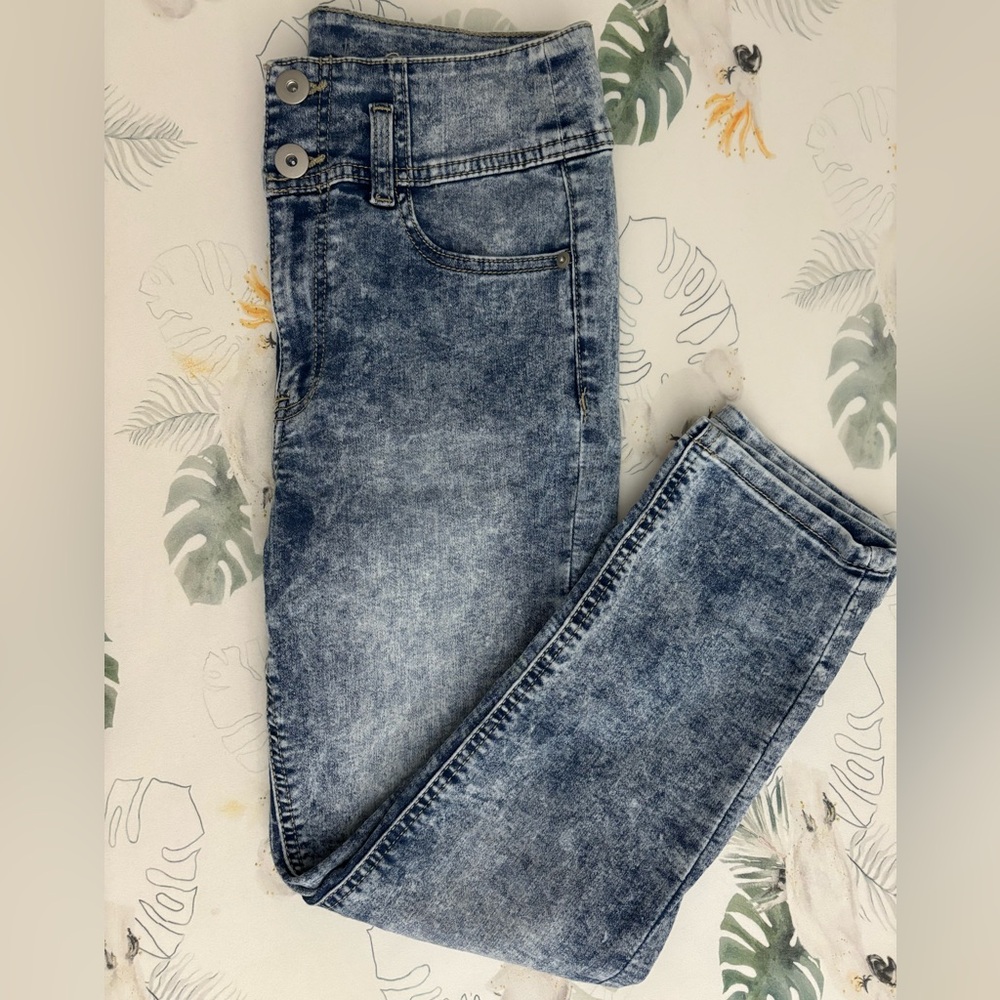 High waisted capris